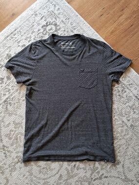 Hurley Men’s Black Heather Striped Pocket Tee